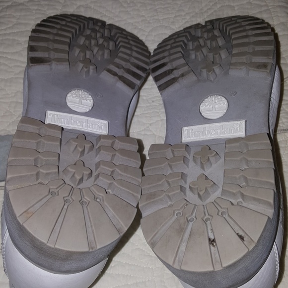 White chucka size 7